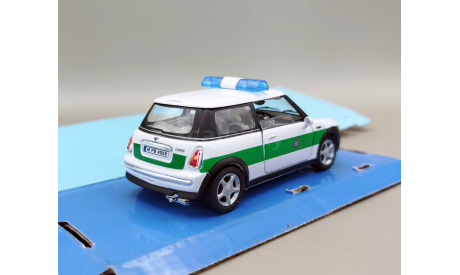 Mini Cooper Polizei 2004 полиция Германии (белый) Мини Купер Cararama  М.0615, масштабная модель, Bauer/Cararama/Hongwell, scale43