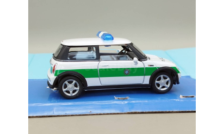 Mini Cooper Polizei 2004 полиция Германии (белый) Мини Купер Cararama  М.0615, масштабная модель, Bauer/Cararama/Hongwell, scale43