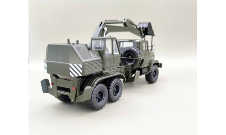 КрАЗ-6322 экскаватор ЭОВ-4422 (тёмно-зелёный) Наш Автопром  М.0656, масштабная модель, scale43