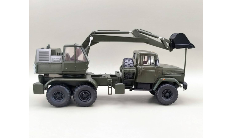КрАЗ-6322 экскаватор ЭОВ-4422 (тёмно-зелёный) Наш Автопром  М.0656, масштабная модель, scale43