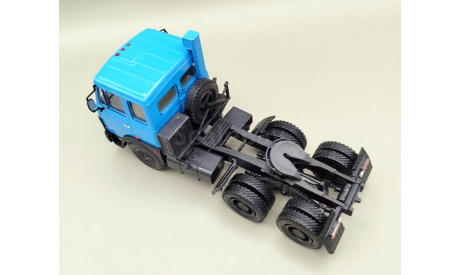 МАЗ-6422 седельный тягач 1981-1985 (синий) Наш Автопром М.0670, масштабная модель, scale43