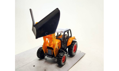 Трактор JCB с V-образным отвалом (жёлтый/белый) Игрушка М.0710, масштабная модель трактора, scale50
