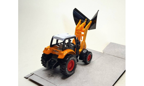 Трактор JCB с V-образным отвалом (жёлтый/белый) Игрушка М.0710, масштабная модель трактора, scale50