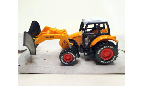 Трактор JCB с V-образным отвалом (жёлтый/белый) Игрушка М.0710, масштабная модель трактора, scale50