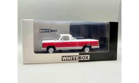 Dodge RAM 1987 пикап (белый/красный) Додж White Box М.0744, масштабная модель, WhiteBox, scale43