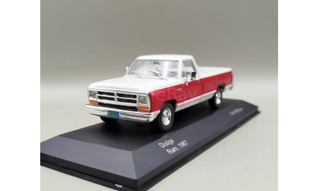 Dodge RAM 1987 пикап (белый/красный) Додж White Box М.0744, масштабная модель, WhiteBox, scale43