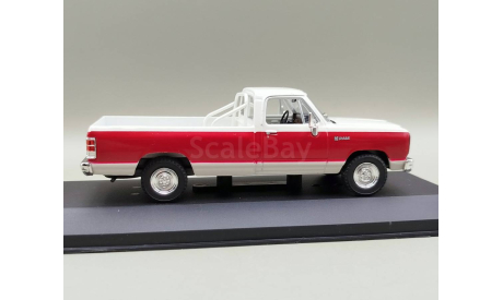 Dodge RAM 1987 пикап (белый/красный) Додж White Box М.0744, масштабная модель, WhiteBox, scale43