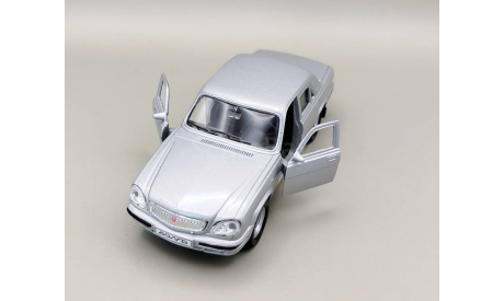 Горький-31105 (серебристый) Модель-Игрушка Welly М.0898, масштабная модель, ГАЗ, scale43
