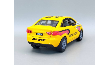 ЛАДА ’Веста’ / LADA Vesta (жёлтый) Игрушка Технопарк М.0908, масштабная модель, ВАЗ, scale32