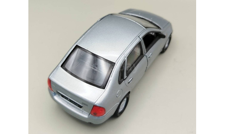 ВАЗ-1118 Lada-Kalina Лада Калина (серебристый) Игрушка Welly М.0922, масштабная модель, scale35