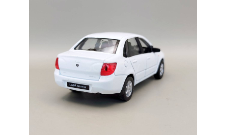 ВАЗ-2190 LADA Granta Лада Гранта (белый) Игрушка Welly М.0924, масштабная модель, scale35