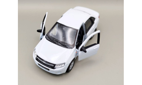 ВАЗ-2190 LADA Granta Лада Гранта (белый) Игрушка Welly М.0924, масштабная модель, scale35