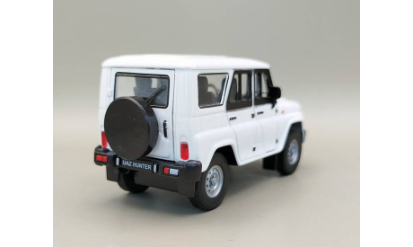 УАЗ‑315195 УАЗ «Хантер» UAZ Hunter (белый) Игрушка Welly М.0931, масштабная модель, scale35