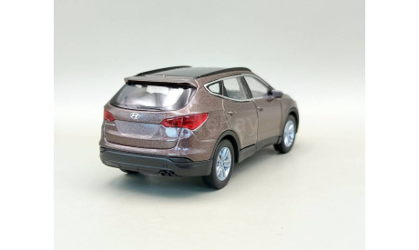 Hyundai Santa Fe (коричневый) Игрушка Welly М.0932, масштабная модель, scale35