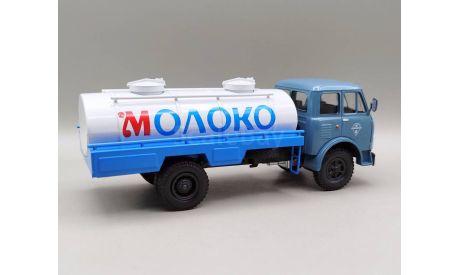 МАЗ-5334 АЦПТ-6,2(5334) цистерна ’Молоко’ (синий/белый) Modimio М.1258, масштабная модель, scale43