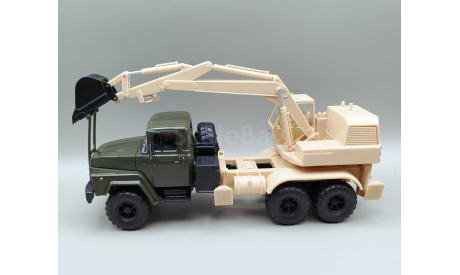 КрАЗ-260 экскаватор ЭО-4421А (зелёный/бежевый) Наш Автопром  М.1283, масштабная модель, scale43