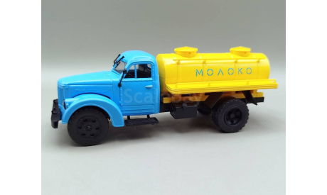 УРАЛЗИС-355М цистерна ’Молоко’ АЦПТ-2,2-355М (голубой/жёлтый) DeAgostini М.1300, масштабная модель, scale43