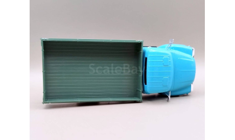 ЗИЛ-138 бортовой (голубой/зелёный) DeAgostini  М.1307, масштабная модель, scale43