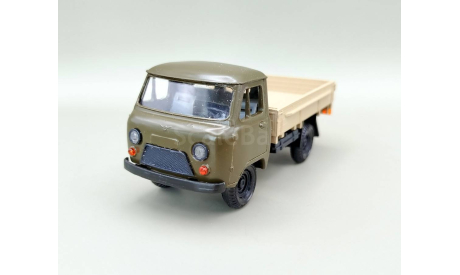 УАЗ-452Д бортовой ранний! (хаки/бежевый) Россия Русская Миниатюра  М.1364, масштабная модель, Агат/Моссар/Тантал, scale43