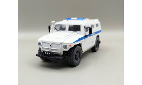 Горький-2330 ’Тигр’ ОМОН / Милиция (белый) DeAgostini  М.1403, масштабная модель, scale43, ГАЗ