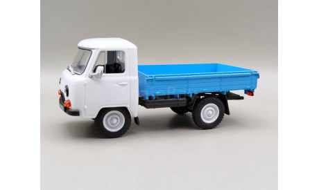 УАЗ-452Д бортовой  (белый/голубой) DeAgostini М.1422, масштабная модель, scale43