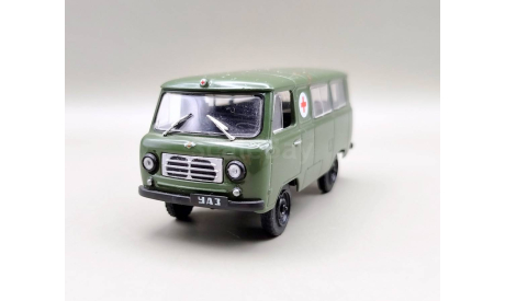 УАЗ-450А санитарный  (тёмно-зелёный) DeAgostini М.1423, масштабная модель, scale43