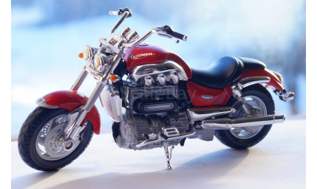 TRIUMPH ROCKET III 1:18, масштабная модель мотоцикла, WELLY, 1/18