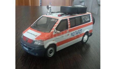 Volkswagen Transporter T5 конверсия игровая, масштабная модель, Автолегенды СССР журнал от DeAgostini, scale43