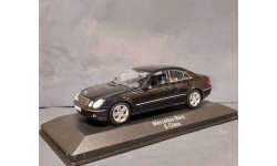 Mercedes-Benz E-Classe W211 2002 Dealer Minichamps 1:43