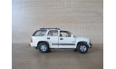 Chevrolet Tahoe 2000 белый без люка Hongwell, масштабная модель, Bauer/Cararama/Hongwell, scale43