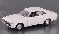 Skyline 4 door Sedan 2000 GT белый Real-X 1/72