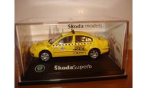 SKODA Superb Taxi AAA Abrex 1/72, масштабная модель, Škoda, scale72