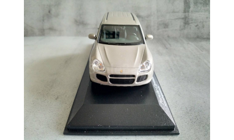 Minichamps PORSCHE CAYENNE TURBO - 2002 - BEIGE METALLIC L.E. 2208 pcs., масштабная модель, scale43