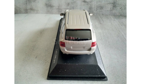 Minichamps PORSCHE CAYENNE TURBO - 2002 - BEIGE METALLIC L.E. 2208 pcs., масштабная модель, scale43