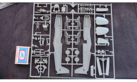Палубный Supermarine Seafire FR46/47 Airfix 1/48  возможен обмен, масштабные модели авиации, scale48