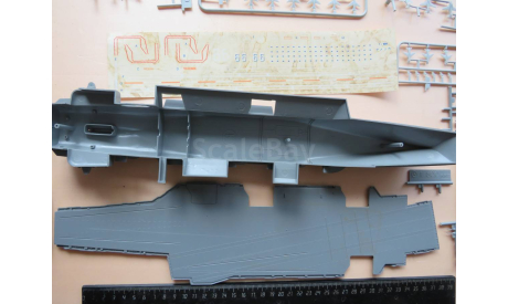 Авианосец Aircraft carrier Kitty Hawk-class USS America CV-66 Arii A131-1200 1/800  Полный корпус Как некомплект  возможен обмен., масштабная модель, scale0