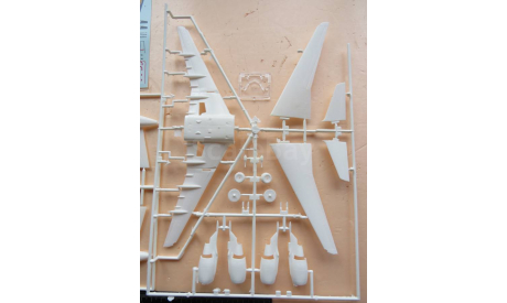 Пассажирский лайнер Airbus A320 Lufthansa Revell 04267 1/144 возможен обмен, сборные модели авиации, scale144