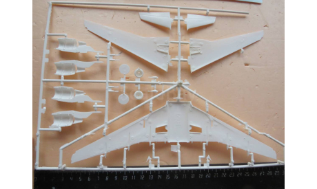 Пассажирский лайнер Airbus A320 Lufthansa Revell 04267 1/144 возможен обмен, сборные модели авиации, scale144