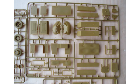 Машина связистов Henschel 33 D1 Kfz.72 WW2 German Radio Communications Truck ICM 35467 1/35 2012г  возможен обмен, масштабная модель, scale35