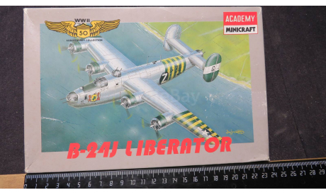 Тяжёлый бомбардировщик Consolidated -Vultee B - 24J Liberator Academy 1/144, масштабные модели авиации, Crown, scale144