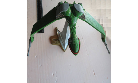 Боевой корабль Klingon Bird of Prey Star Trek Next Generations Playmates Toys 6128 возможен обмен, масштабная модель, scale0