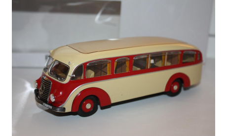 Premium ClassiXXs Mercedes-Benz LO 3500 Coach in Red and White 12325 1/43, масштабная модель, scale0