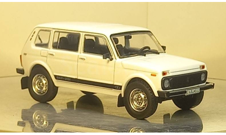 Нива 2131 4х4 5 дверная белая, масштабная модель, ARMODEL, ВАЗ, scale43