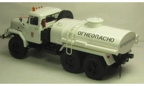 ЗИЛ 131 АЦ4,0 МЧС, масштабная модель, 1:43, 1/43, Start Scale Models (SSM)