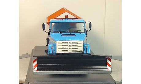 КО-829А (4333) пескоразбрасыватель  ССМ 1520, редкая масштабная модель, Start Scale Models (SSM), ЗИЛ, scale43