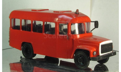 КАВЗ 3276 красный  Компаньон, масштабная модель, scale43