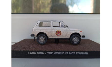 Ваз Нива 2121 белая 007* /universal hobbies/, масштабная модель, 1:43, 1/43