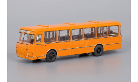 Автобус ЛИАЗ-677М 1983 оранжевый с запасным колесом, масштабная модель, ClassicBus, scale43