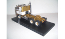 DIAMOND REO ROYALE CO8864D 1975 WHITE / GOLD NEO, масштабная модель, scale43