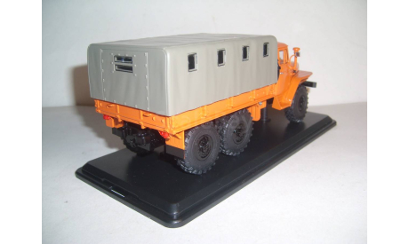 УРАЛ-375Д оражевый бортовой с тентом SSM1104, масштабная модель, Start Scale Models (SSM), 1:43, 1/43